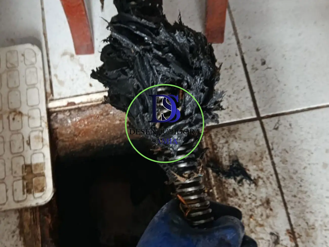 Desentupidora de Caixa de Esgoto em Messejana - Desentupidora Samia em Fotaleza - CE, ligue: atendimento 24 hs (85) 9 8560-5982